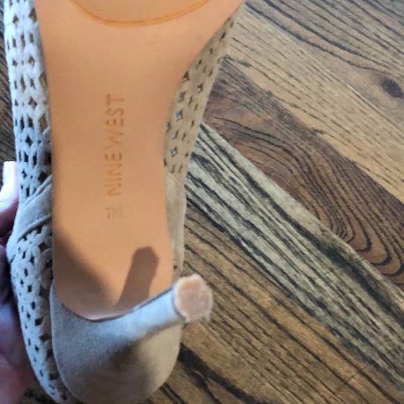 Taupe suede Nine West ankle boots - Picture 8 of 10